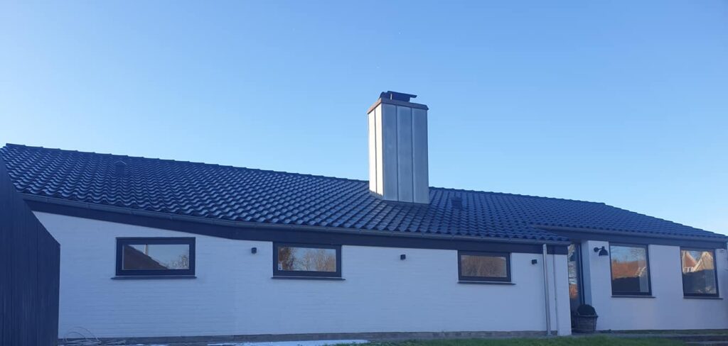 Renoveret bolig med nyt tag og vinduer i Aabenraa